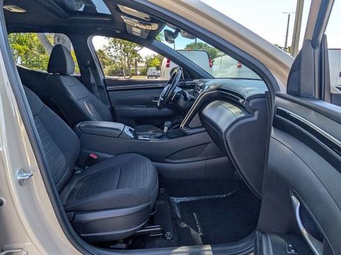 Used 2023 Hyundai Santa Cruz SEL Premium AWD/4WD image 16