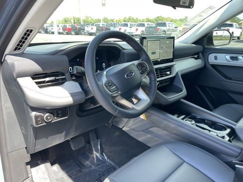 New 2025 Ford Explorer Active w/ Active Comfort Package image 15