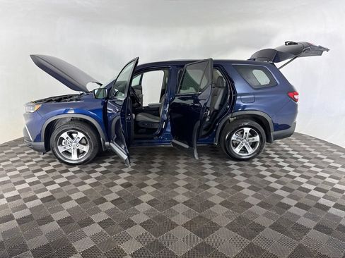 Used 2025 Honda Pilot EX-L image 12