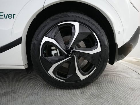 Used 2024 Kia EV6 GT-Line image 9