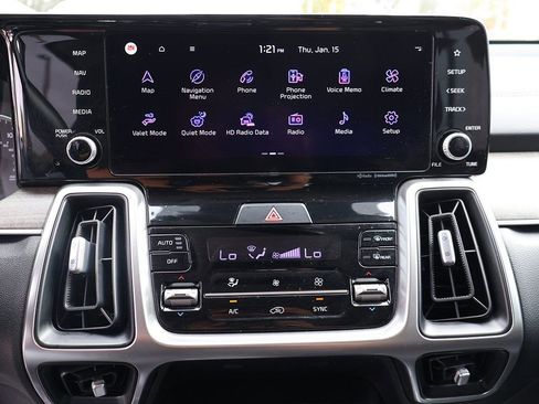 Used 2022 Kia Sorento EX w/ Panoramic Sunroof Package image 49