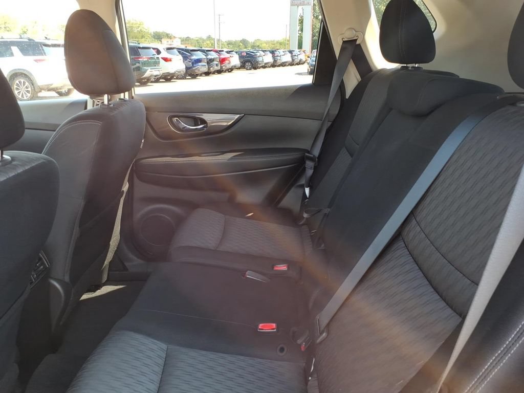 Certified 2019 Nissan Rogue SV AWD/4WD image 6