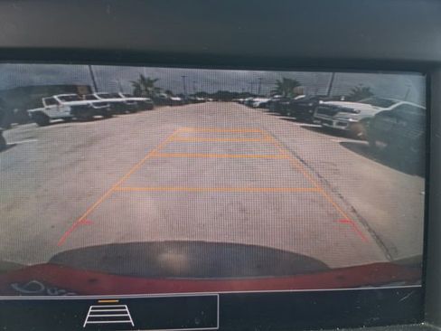 Used 2024 GMC Terrain SLE w/ Driver Convenience Package FWD image 12