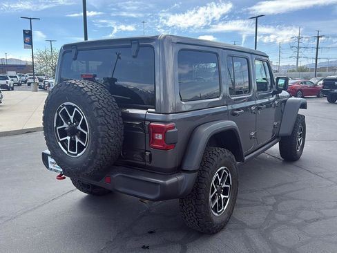 Used 2025 Jeep Wrangler Unlimited Rubicon image 7