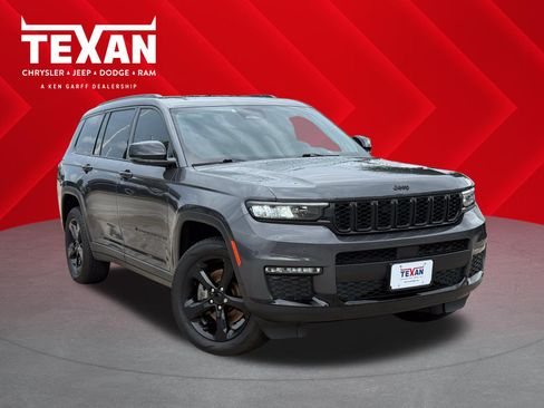 Used 2023 Jeep Grand Cherokee L Limited w/ Black Appearance Package AWD/4WD image 1