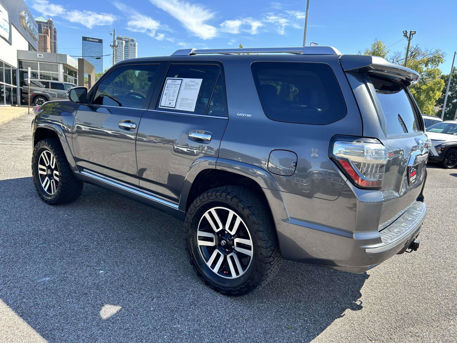Used 2017 Toyota 4Runner Limited w/ Convenience Package AWD/4WD image 4