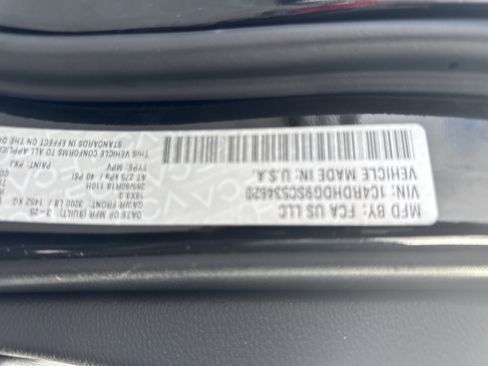 Used 2025 Dodge Durango GT RWD image 35