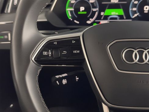 Used 2022 Audi e-tron Premium Plus w/ Premium Plus Package image 21
