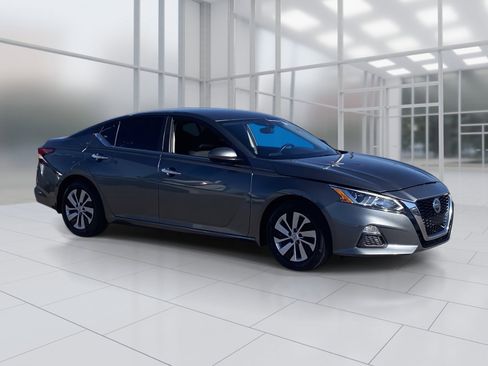 Used 2021 Nissan Altima 2.5 S w/ Driver Assist Package image 8