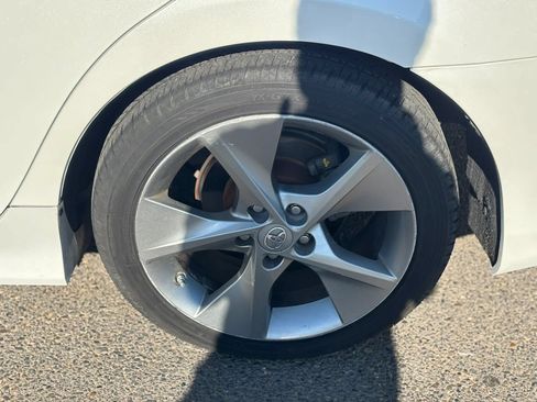 Used 2014 Toyota Camry SE FWD image 10