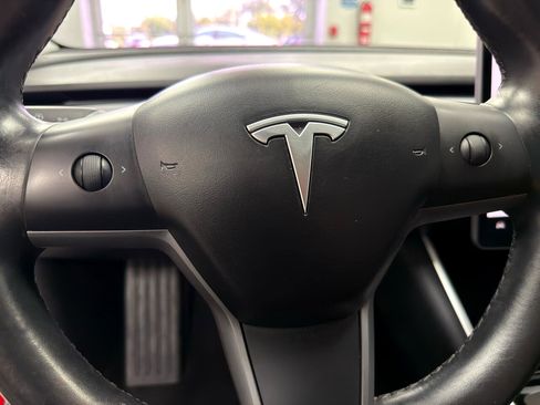 Used 2018 Tesla Model 3 Long Range image 17