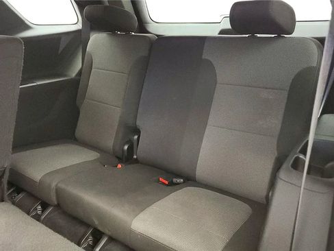 Used 2023 Chevrolet Traverse LT FWD image 33