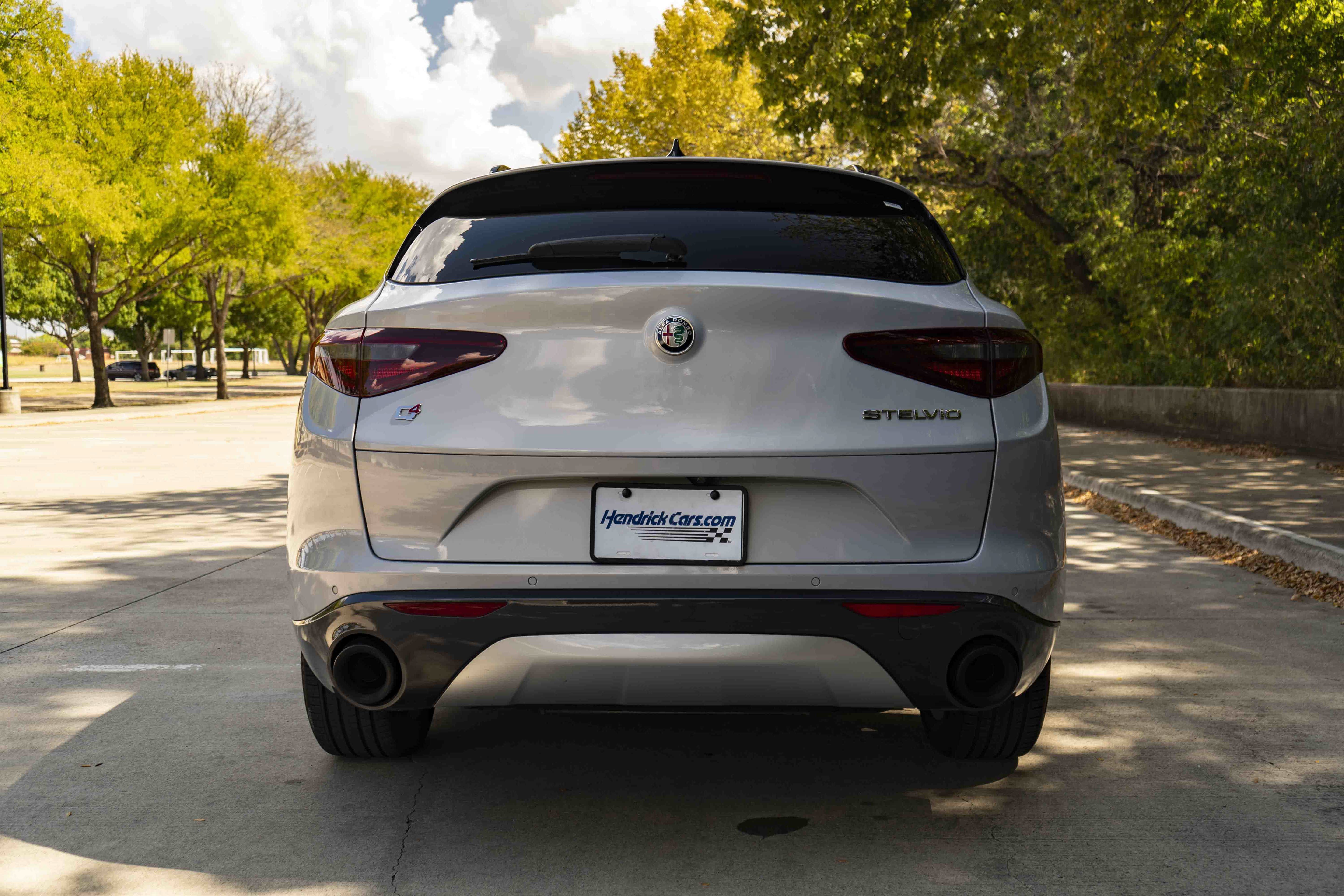 Used 2022 Alfa Romeo Stelvio Ti AWD/4WD image 8