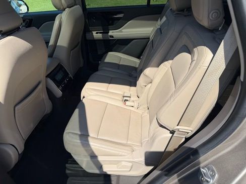 Used 2020 Lincoln Aviator Reserve w/ Equipment Group 201A AWD/4WD image 33