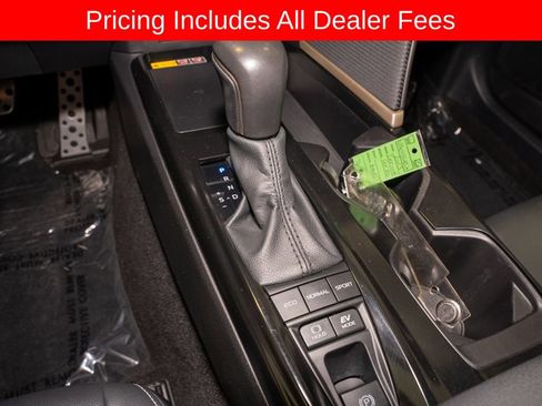 Used 2025 Toyota Camry SE w/ Convenience Package FWD image 15