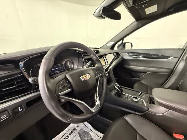 Used 2024 Cadillac XT6 Premium Luxury AWD/4WD image 7