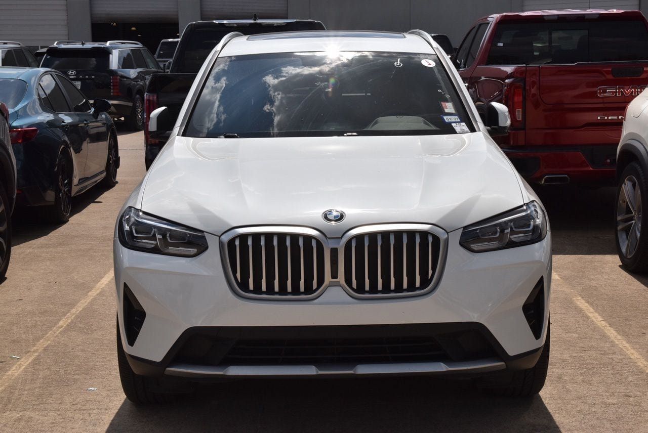 Used 2024 BMW X3 xDrive30i w/ Convenience Package AWD/4WD image 3