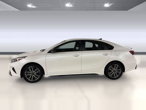 Used 2023 Kia Forte GT-Line FWD image 2