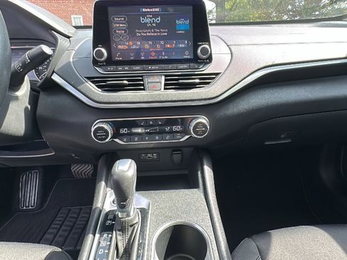 Certified 2019 Nissan Altima 2.5 SV image 22