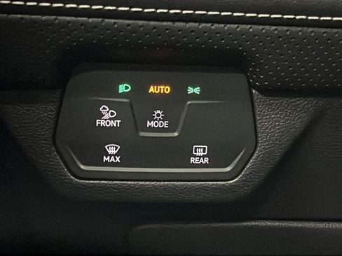 Used 2024 Volkswagen Atlas SE AWD/4WD image 33