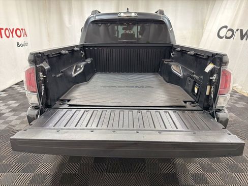 Used 2023 Toyota Tacoma TRD Off-Road w/ Technology Package AWD/4WD image 17