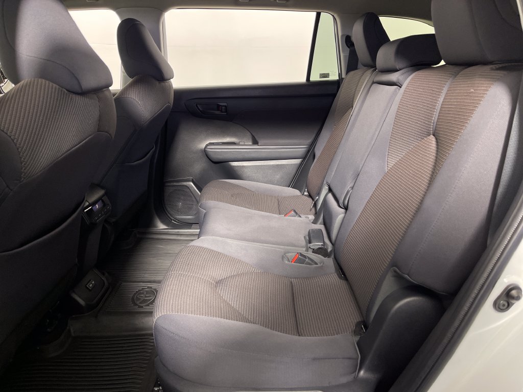 Certified 2022 Toyota Highlander LE FWD image 13