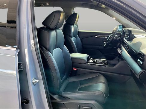 Used 2025 Honda Pilot Touring image 9