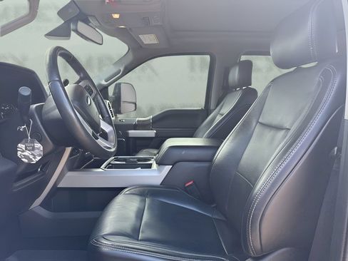 Used 2019 Ford F250 Lariat w/ Lariat Ultimate Package AWD/4WD image 7