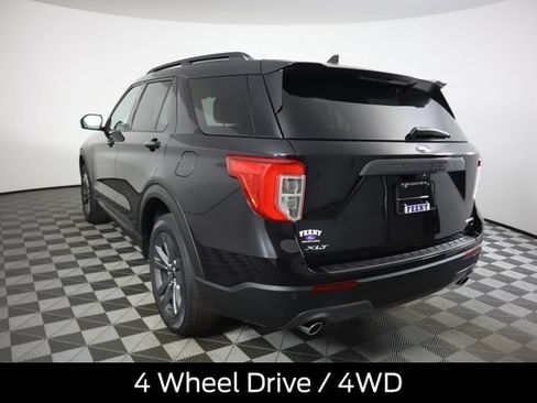 Used 2021 Ford Explorer XLT w/ Equipment Group 202A AWD/4WD image 7