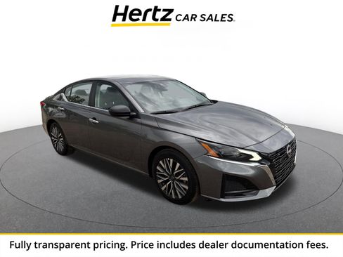 Used 2025 Nissan Altima 2.5 SV FWD image 1