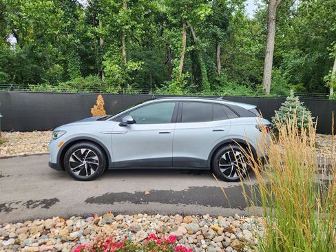 Used 2021 Volkswagen ID.4 Pro S image 2