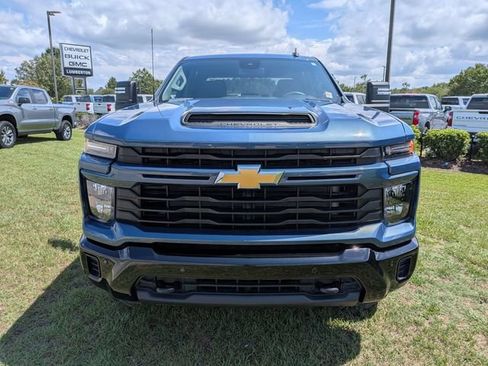 Used 2025 Chevrolet Silverado 2500 Custom w/ Custom Value Package AWD/4WD image 8