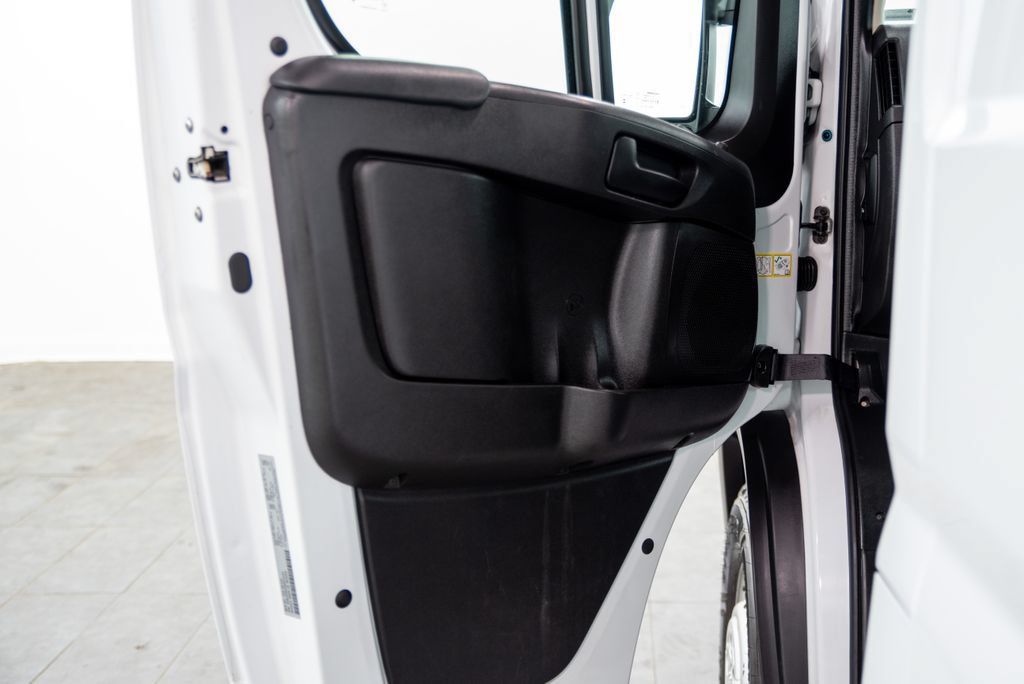 Used 2025 RAM ProMaster 2500 w/ Convenience Group FWD image 5