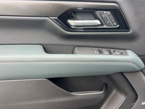 New 2026 GMC Yukon AT4 w/ AT4 Premium Plus Package AWD/4WD image 12