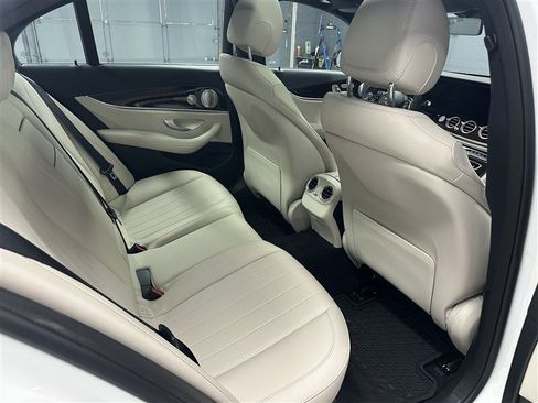 Used 2023 Mercedes-Benz E 350 4MATIC Sedan image 12