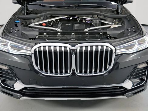 Used 2022 BMW X7 xDrive40i w/ Premium Package image 8