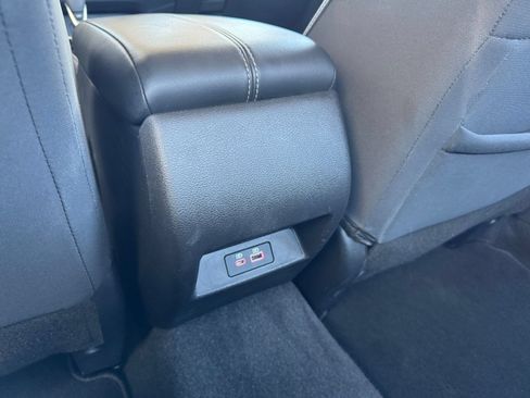 Used 2025 Nissan Altima 2.5 SV FWD image 19