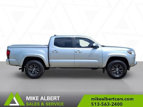Used 2022 Toyota Tacoma SR5 AWD/4WD image 8