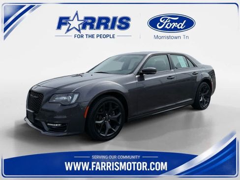 Used 2022 Chrysler 300 Touring L RWD image 1