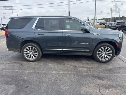 Used 2021 GMC Yukon Denali w/ Denali Premium Package image 18
