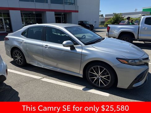 Used 2023 Toyota Camry SE FWD image 7