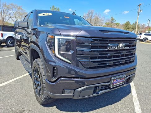 Used 2024 GMC Sierra 1500 Elevation w/ Preferred Package image 2