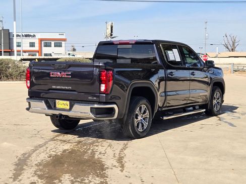 Used 2022 GMC Sierra 1500 SLE w/ Preferred Package image 3