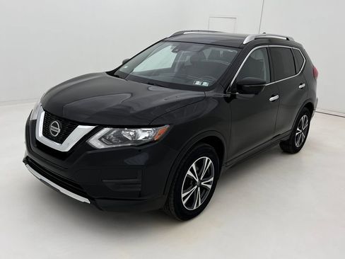 Used 2019 Nissan Rogue SV w/ Premium Package image 8