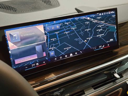 New 2026 BMW X5 xDrive50e w/ Executive Package image 32