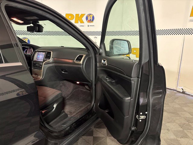 Used 2016 Jeep Grand Cherokee Laredo w/ Quick Order Package 23E AWD/4WD image 13