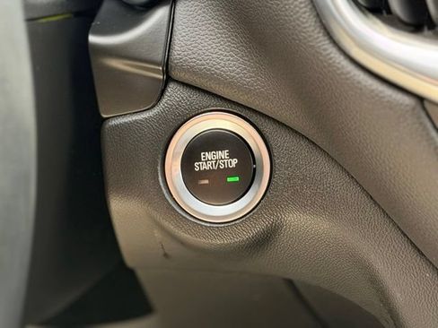 Used 2023 Chevrolet Equinox LT FWD image 13