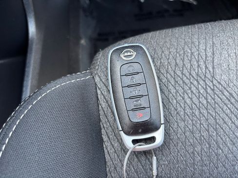 Used 2025 Nissan Rogue SV FWD image 21