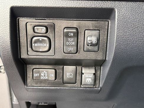 Used 2020 Toyota Tundra SR5 w/ TRD Off-Road Package AWD/4WD image 22