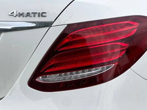 Used 2019 Mercedes-Benz E 300 4MATIC image 12